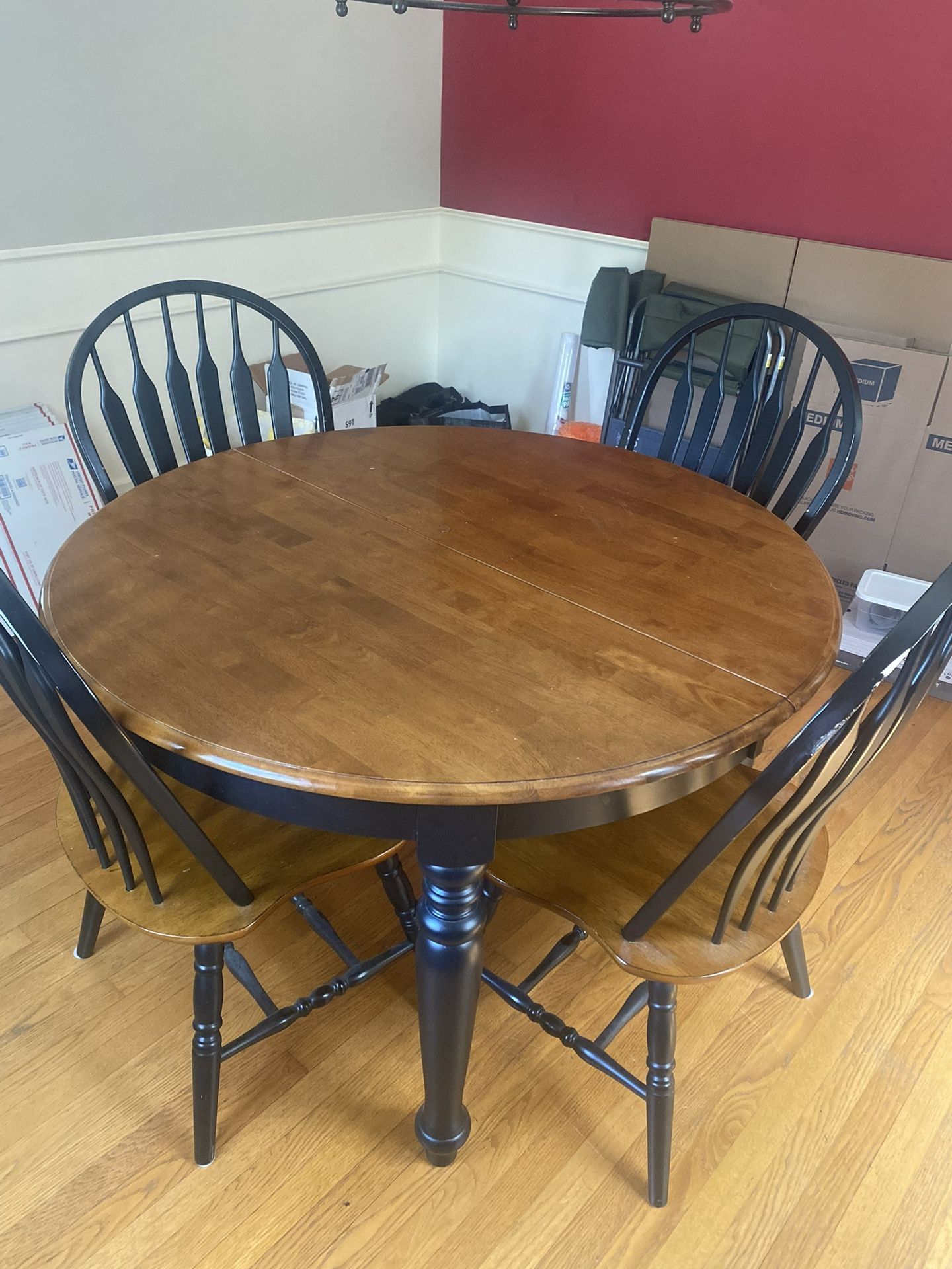 Marty’s Barn Cellar Table And Chairs