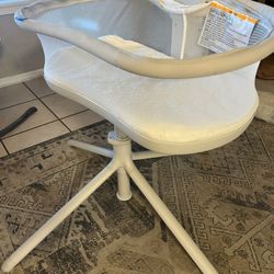 Halo Swivel Bassinet