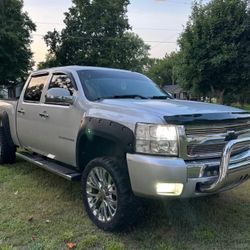 2011 Chevrolet Silverado (Classic) 1500 Crew Cab • LS Pickup 4D 5 3/4 ft