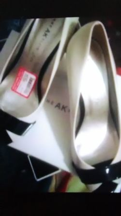 Anne Klein pumps