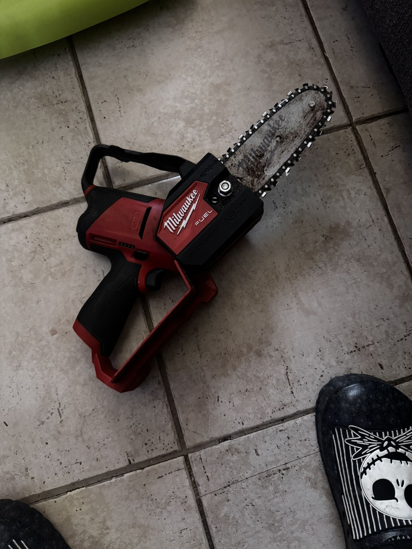 Milwaukee M12 Fuel Hatchet 6” Pruning Saw