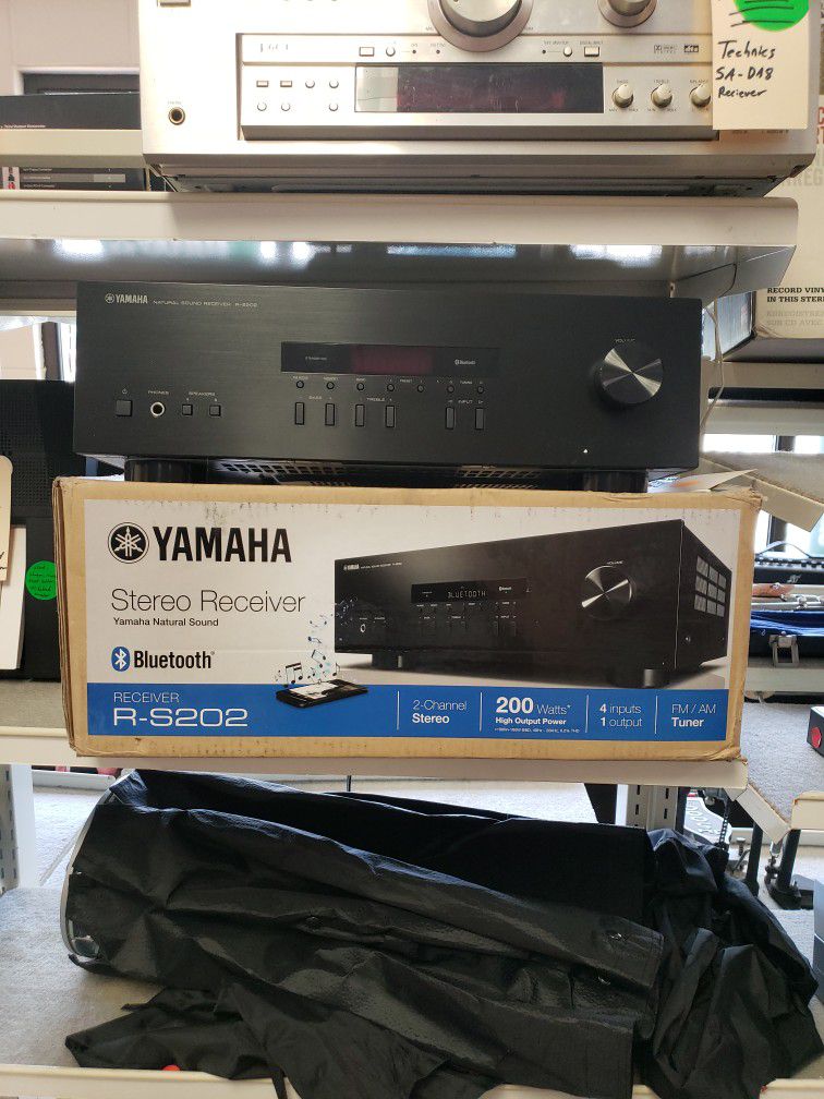 Yamaha R-S202 Bluetooth HDMI Receiver 200 Watts