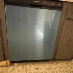 Frigidaire Dishwasher 