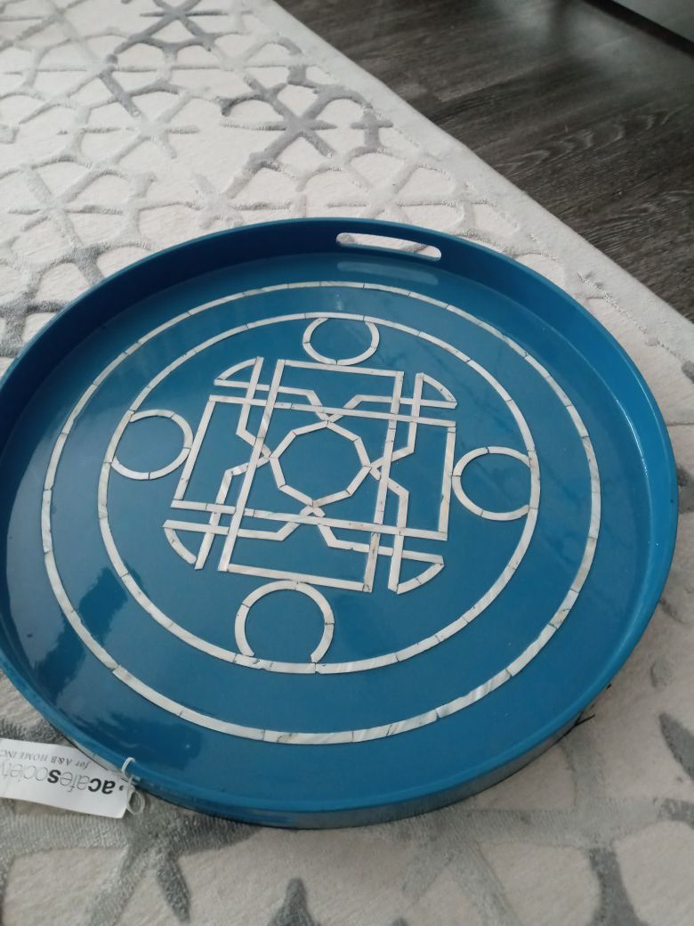 Round blue tray