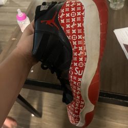 MEN JORDANS 