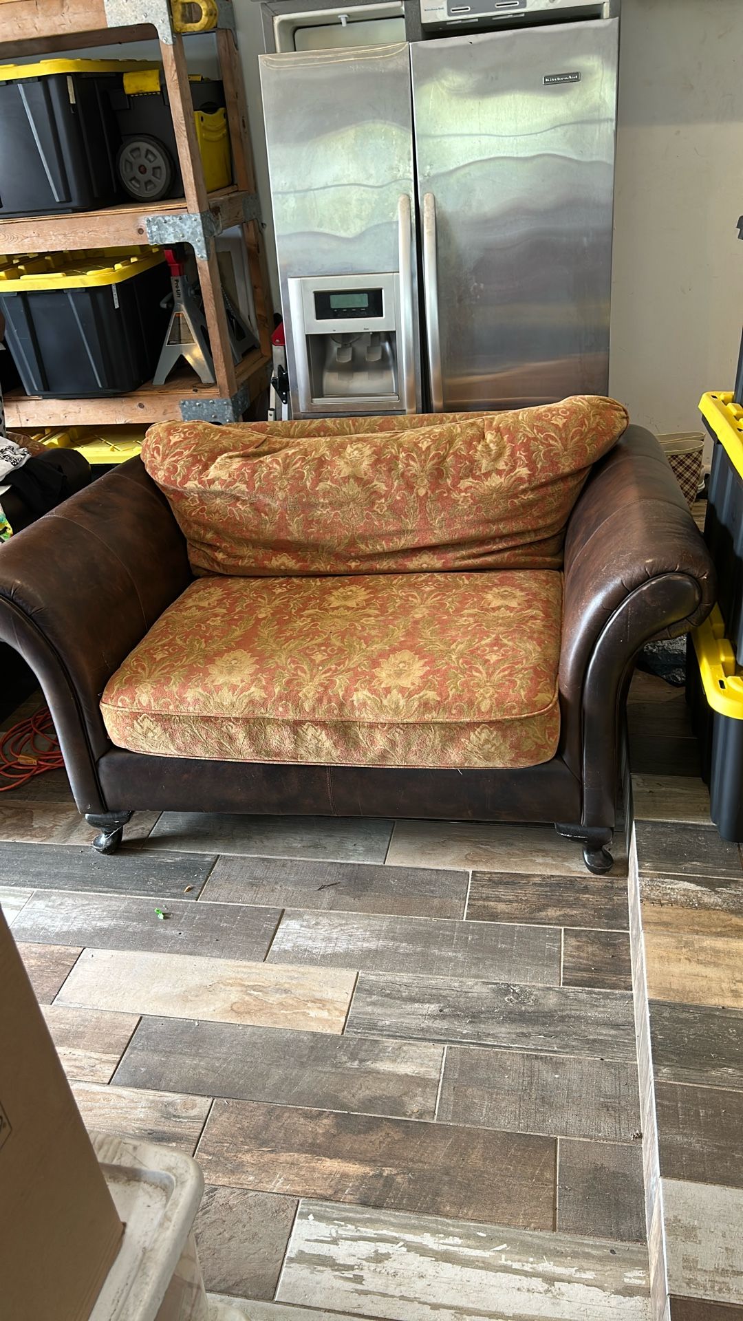 Love Seat Couch Bernhardt