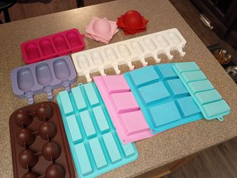 Silicone treat molds