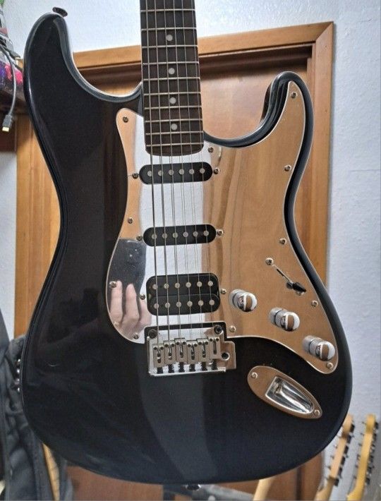 Squier Standard