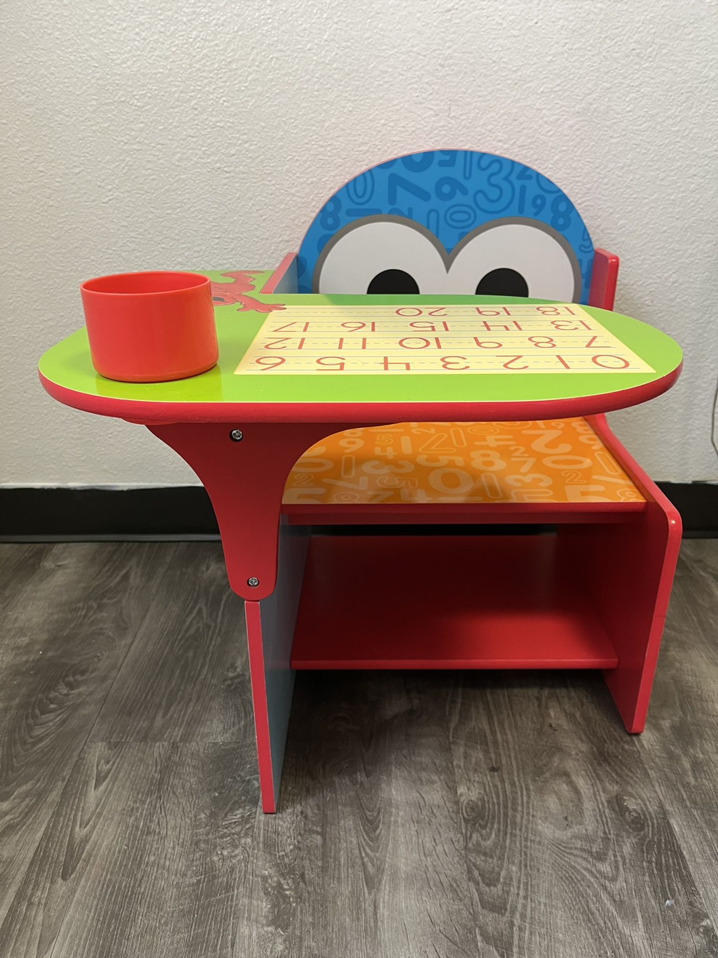 Elmo Chair/Desk