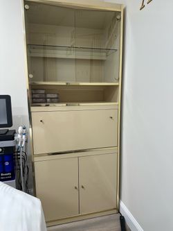 Storage cabinet