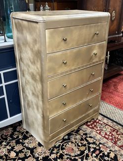 Chest of drawers