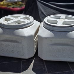 VITTLES VAULT PET FOOD STORAGE CONTAINERS