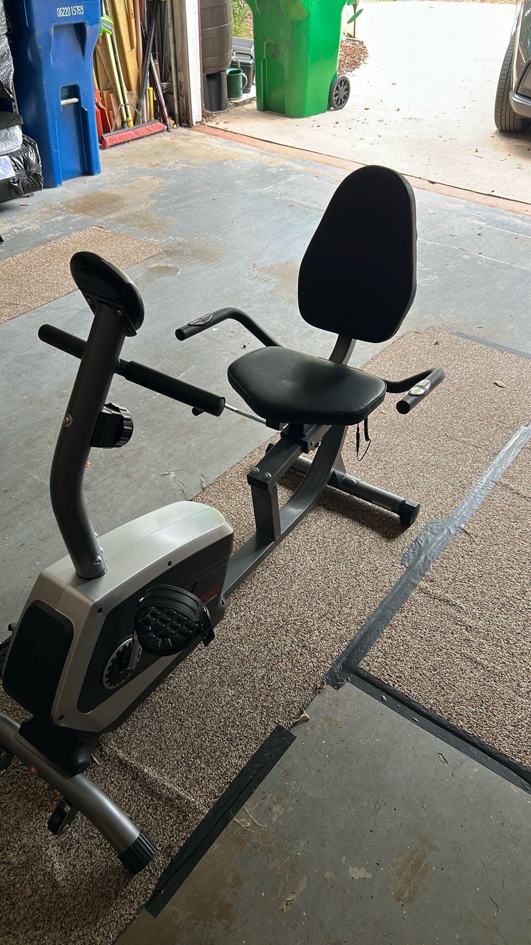 Recumbent Exercise Bike, EXCELLENT DEAL