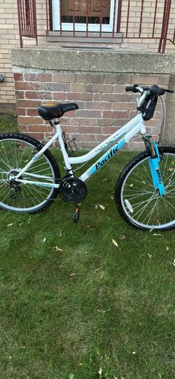 Pacific Evolution Mountain Bike