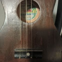 Ukulele 1920 Lark Model 