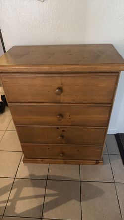 Solid Oak 4 Draw Dresser
