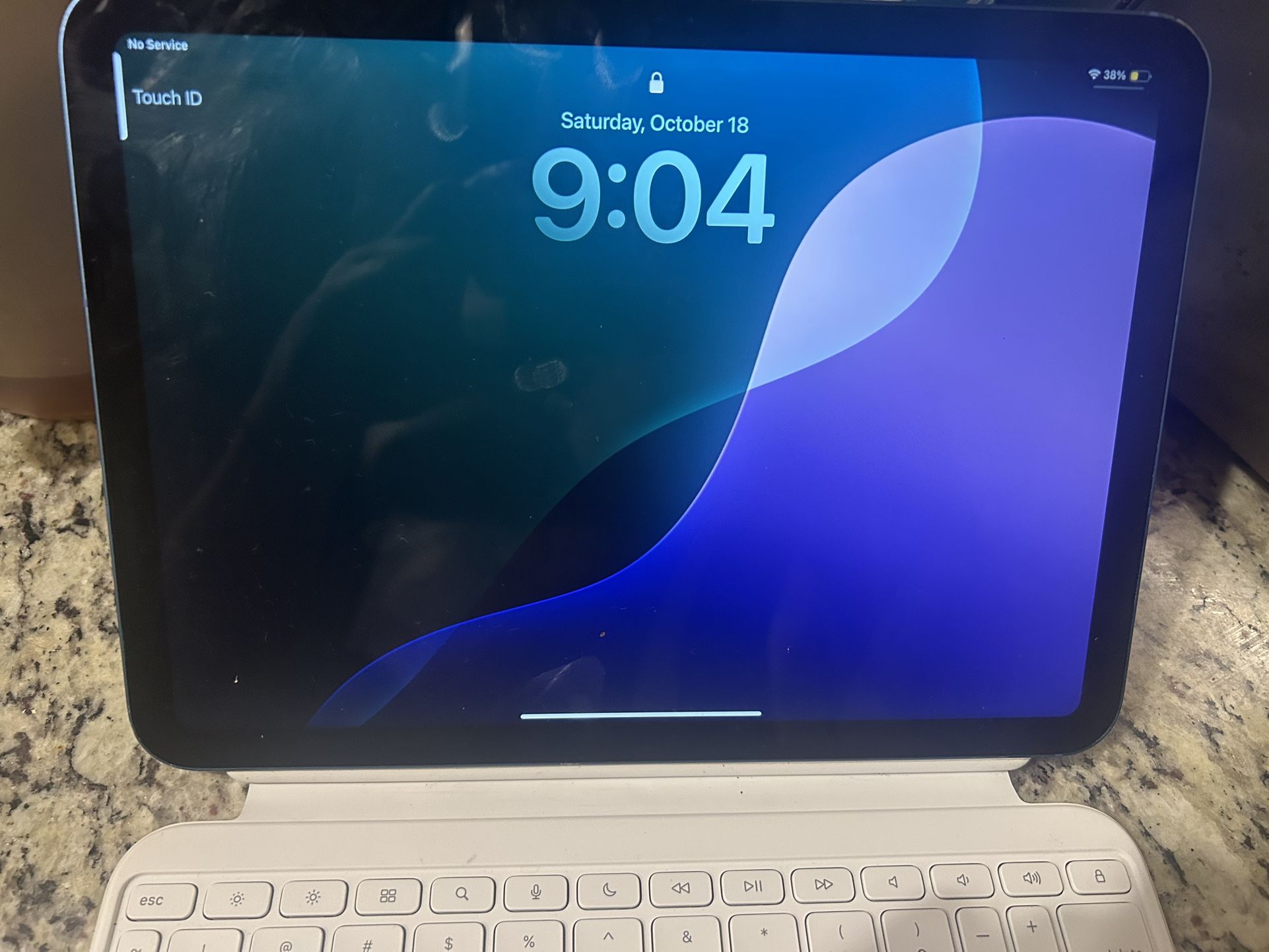 Apple iPad 16 With Apple Keyboard