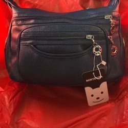 ******Blue Purse Lots Of Zippers And Pouches For Good Organization!!
