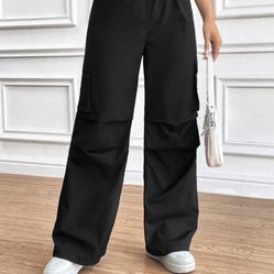 Women’s Black Cargo Pants Size Large 