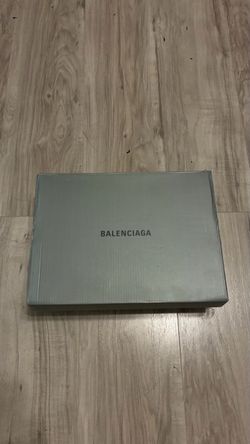 Balenciaga speeds
