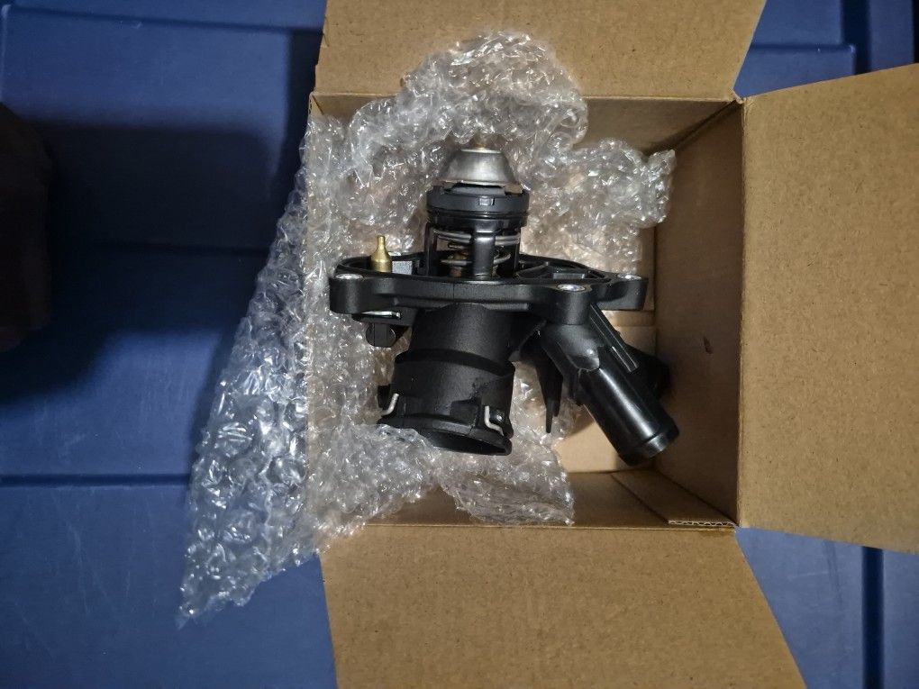 NEW! Engine Coolant Thermostat Housing Assembly