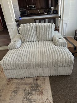 Chaise lounge chair