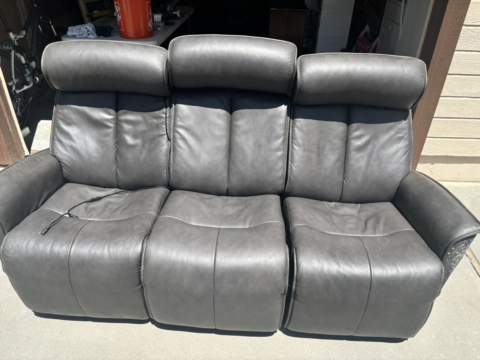 Venice 3 Seat Electric Recline Couch By Fjords.