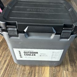 Stanley Adventure Outdoor Cooler 30 qt | Heavy Duty Outdoor Camping Cooler with Easy Carry Side Handles | 4 Days Cooling Ice Chest for 40 Cans | Flat 