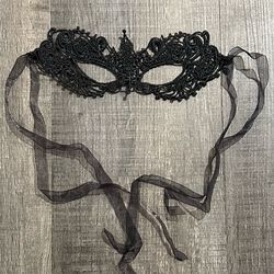 New Black Lace Filigree Masquerade Mask with Ribbon Ties