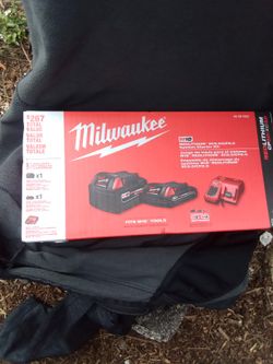 Milwaukee XC5.0/CP2.0 Dual Batteries And Charger Kit
