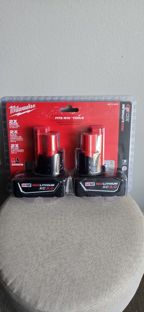 Milwaukee
M12 12-Volt Lithium-Ion XC Extended Capacity 3.0 Ah Battery Pack (2-Pack)