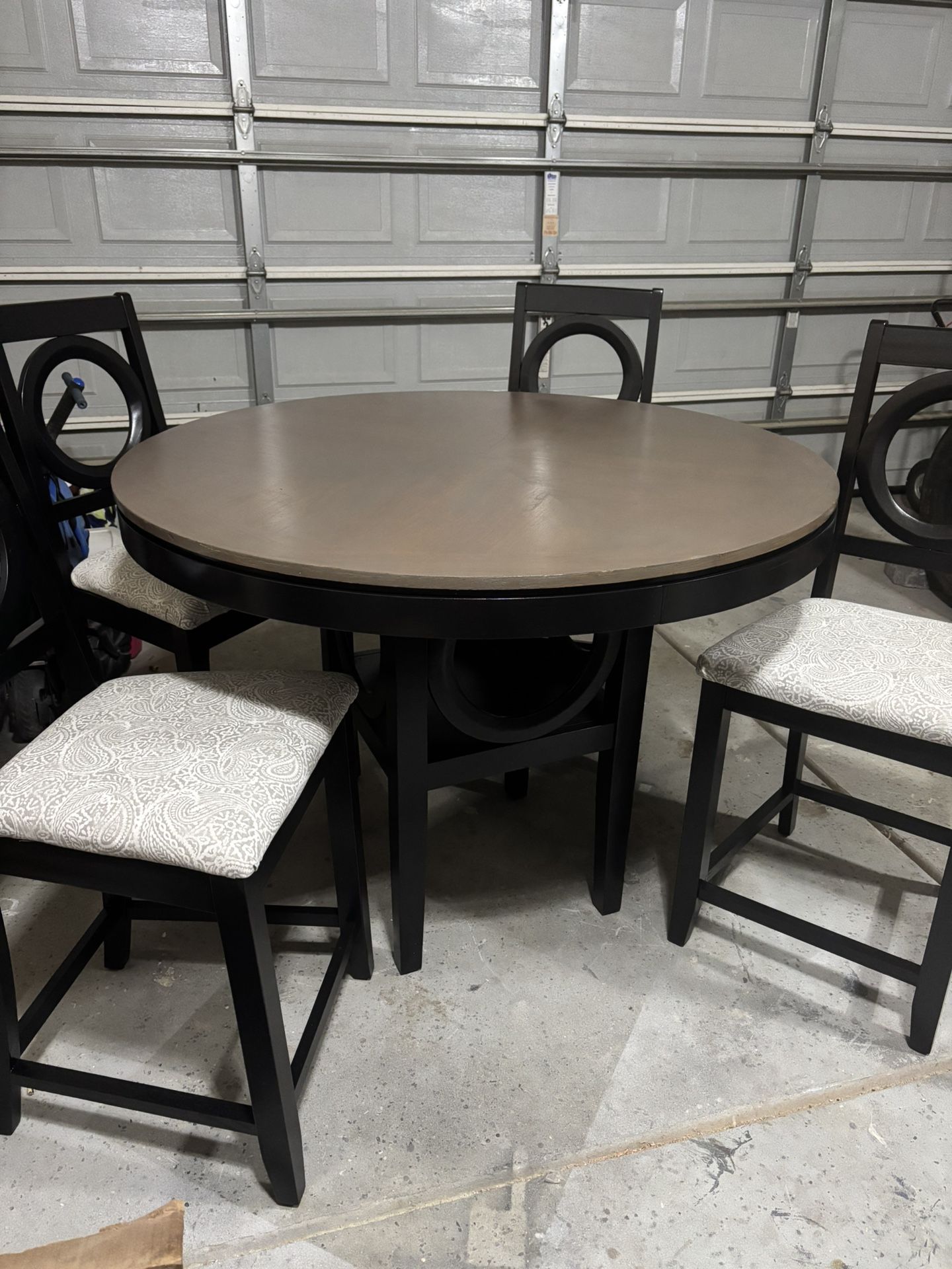 Hightop Dining Table With 4 Chairs & Buffet