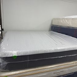 KING SIZE CASPER MATTRESS & BOX SPRINGS BED SET