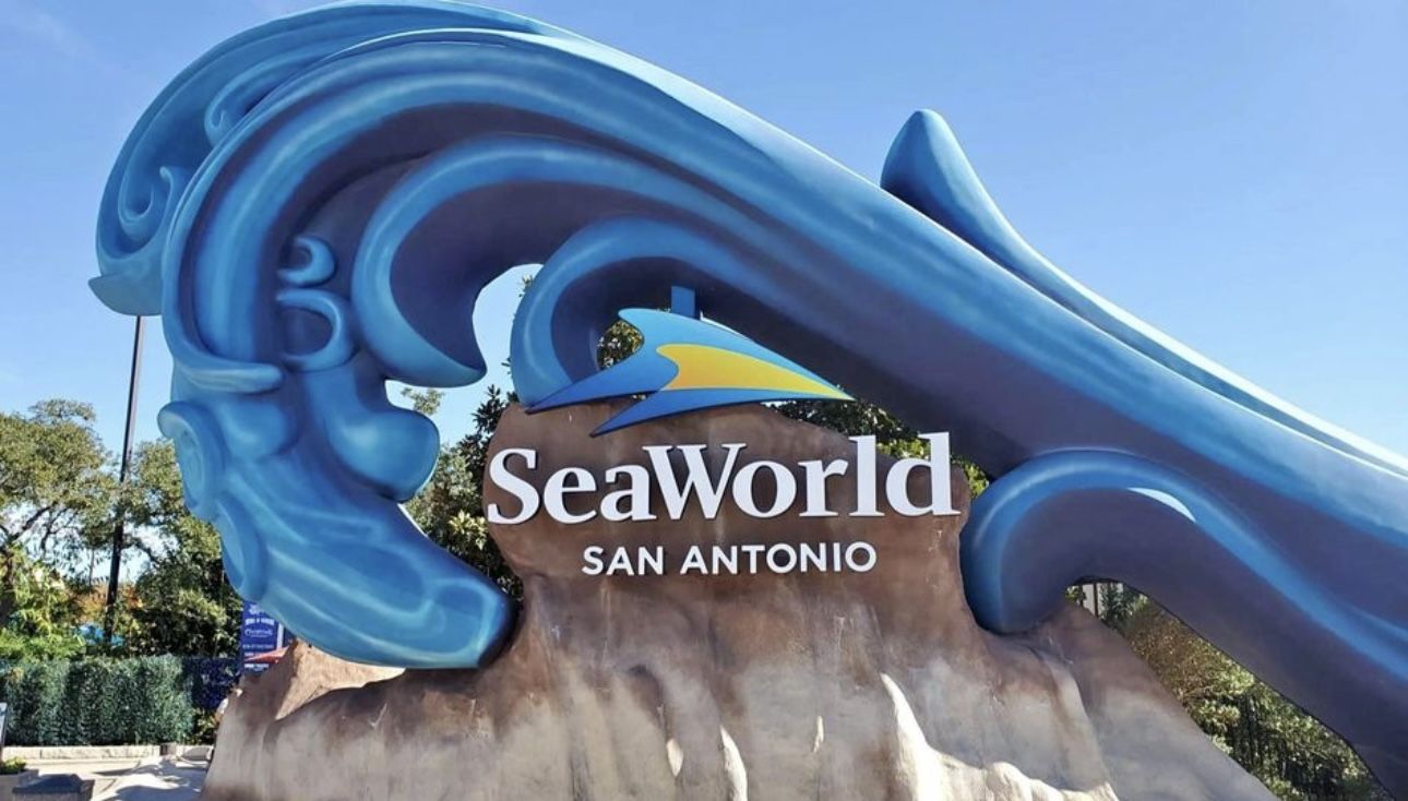 SeaWorld & Aquatica! Visit both parks in 1 day!
