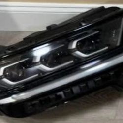 2 (like new) Kia Sorento Headlights