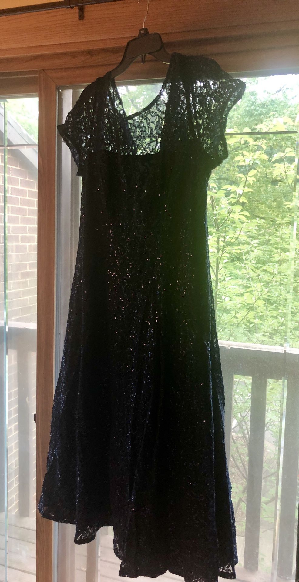 Beautiful navy blue mother of the bride dress!