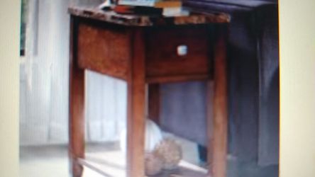 Roundhill Oak Chairside End Table with Drawer and Shelf, Oak