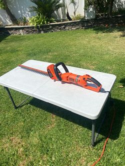 Gd. Cond. Black&Decker 24” Plug In Hedge Trimmer
