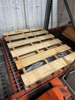 Free 4 pallets wood