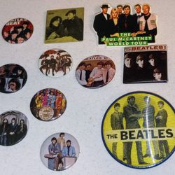 SET OF 11 VINTAGE THE BEATLES.BUTTONS
