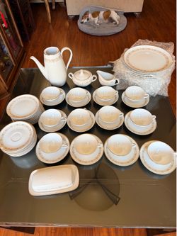 Sheffield fine china imperial gold trim dinner set