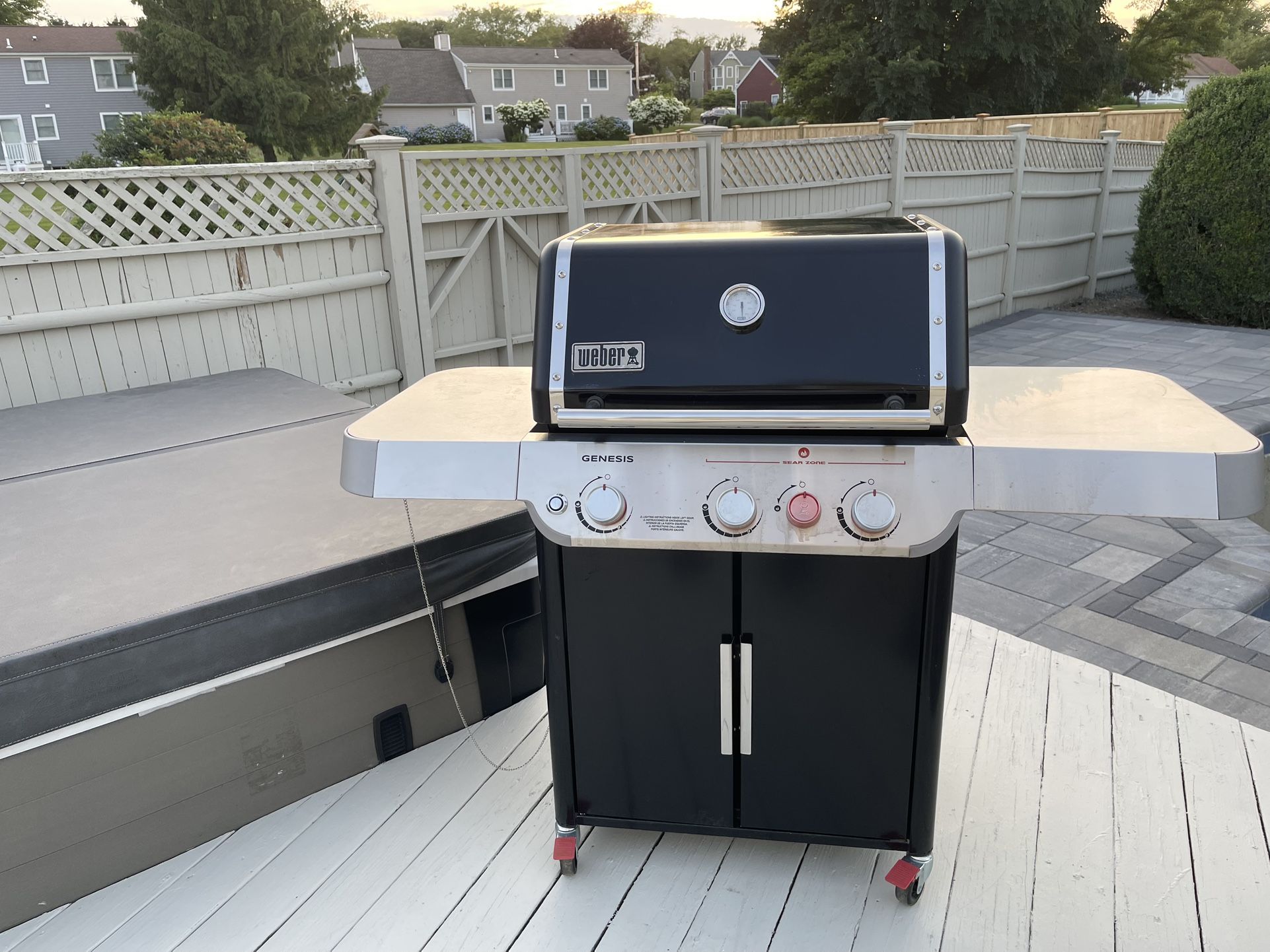 Weber Genesis E-325S Natural Gas Grill