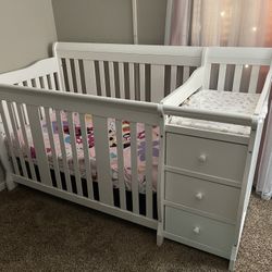 Storkcraft Portofino 5-in-1 Convertible Crib and Changer 