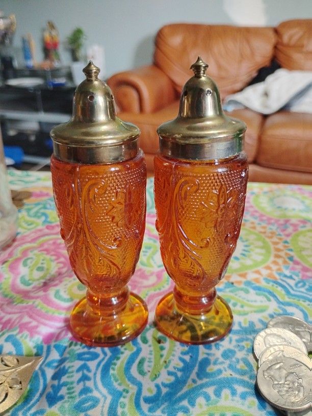 Indiana Glass Tiara Amber Gold Sandwich Footed Salt & Pepper Shakers
