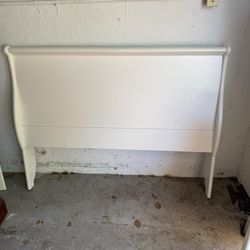 White Sleigh bed