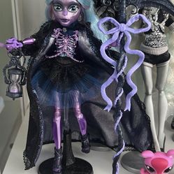 Monster High Skullector River Styxx Doll