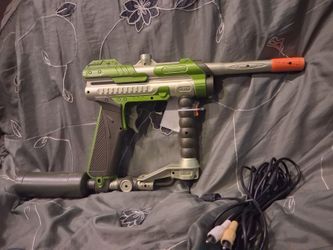 2004 Hasbro Plug and Play Mission Paintball TV Video Game Shooter Gun