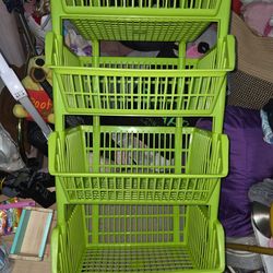 PLASTIC 4 TIER STACKABLE STORAGE BASKETS