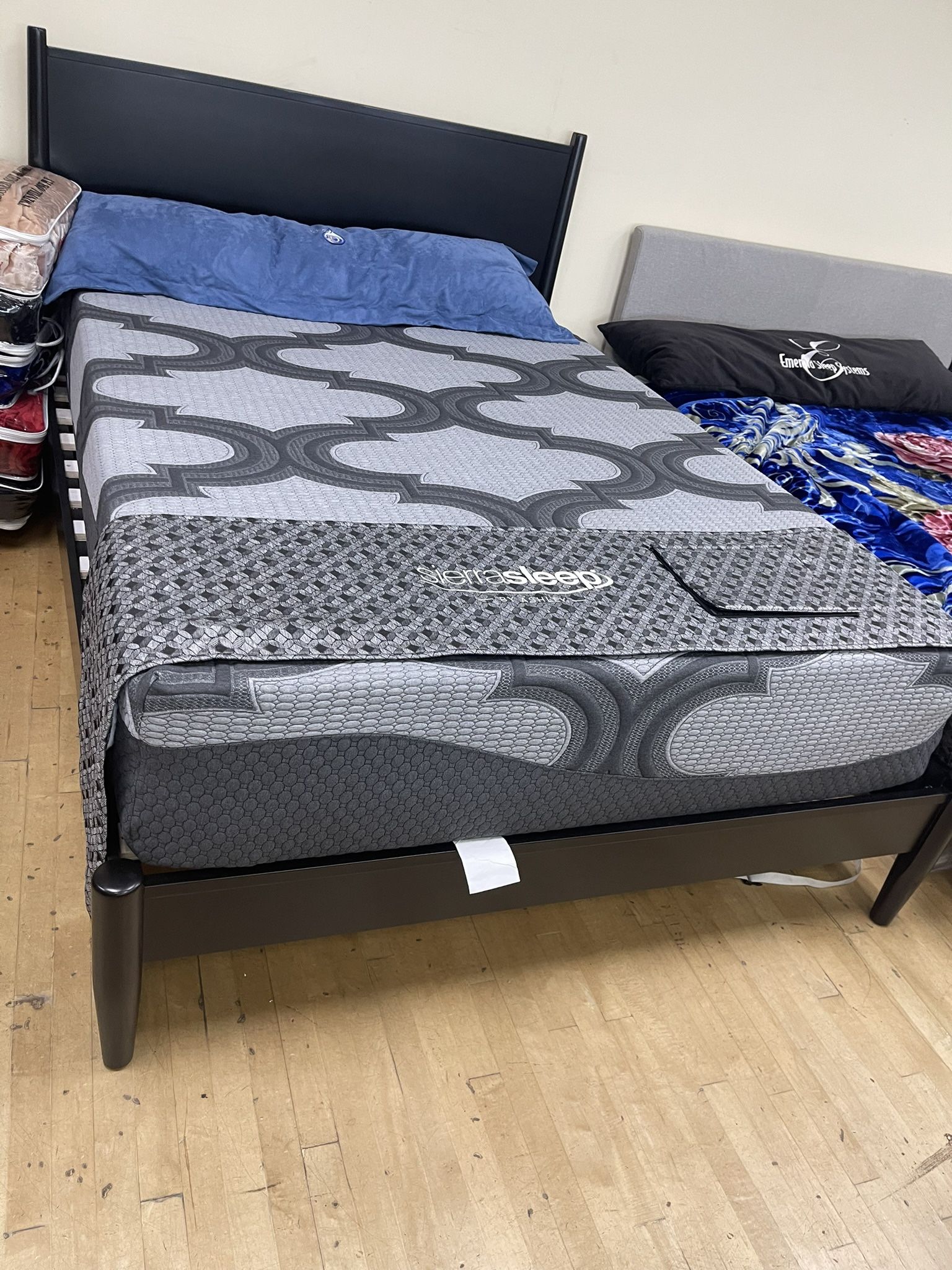 Queen Bed Frame On Sale( Platform Bed Frame)