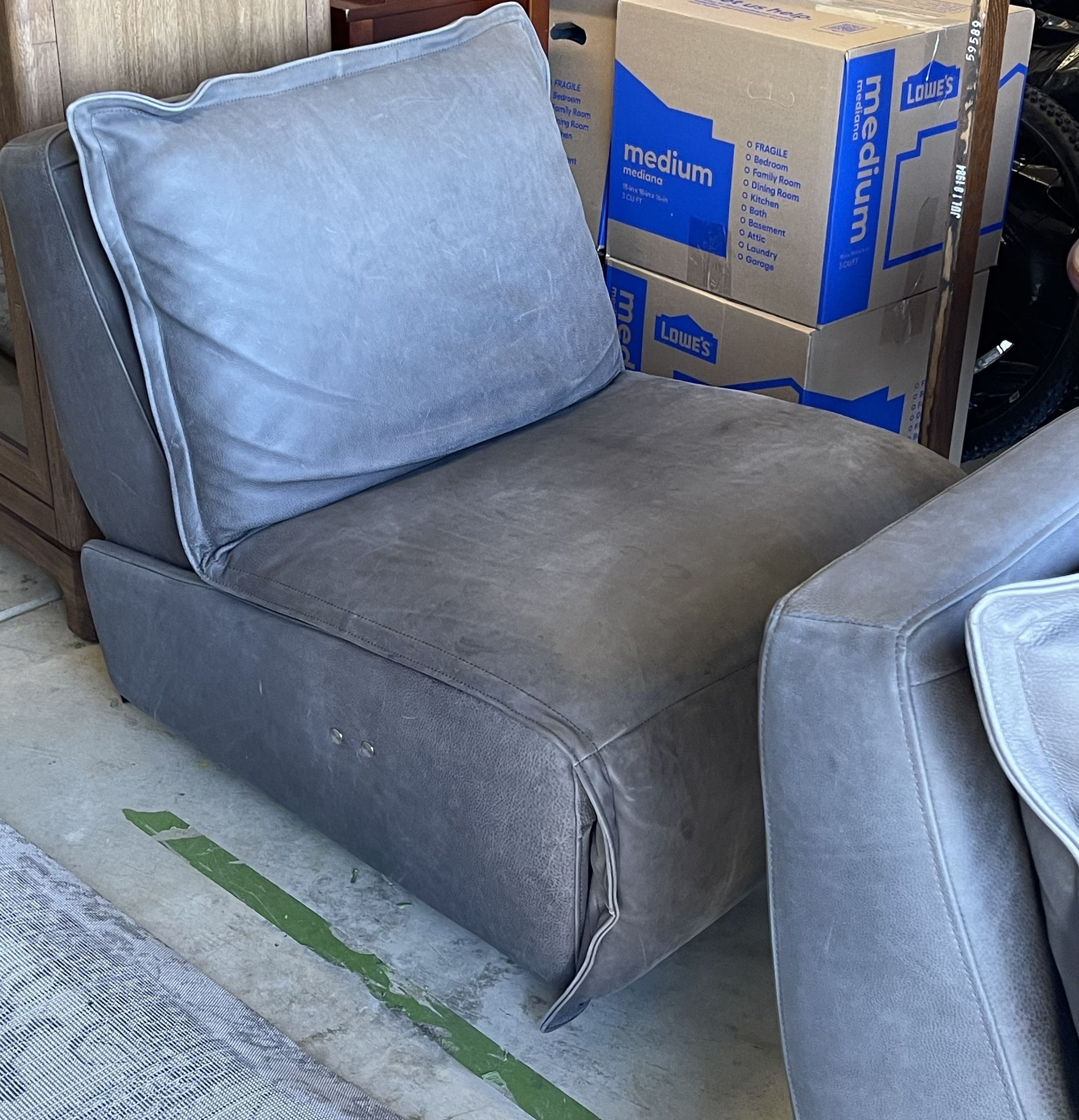 Arhaus electric recliner preowned. Excellent condition.